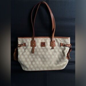 SOLD Vintage Dooney and Bourke Tote Purse